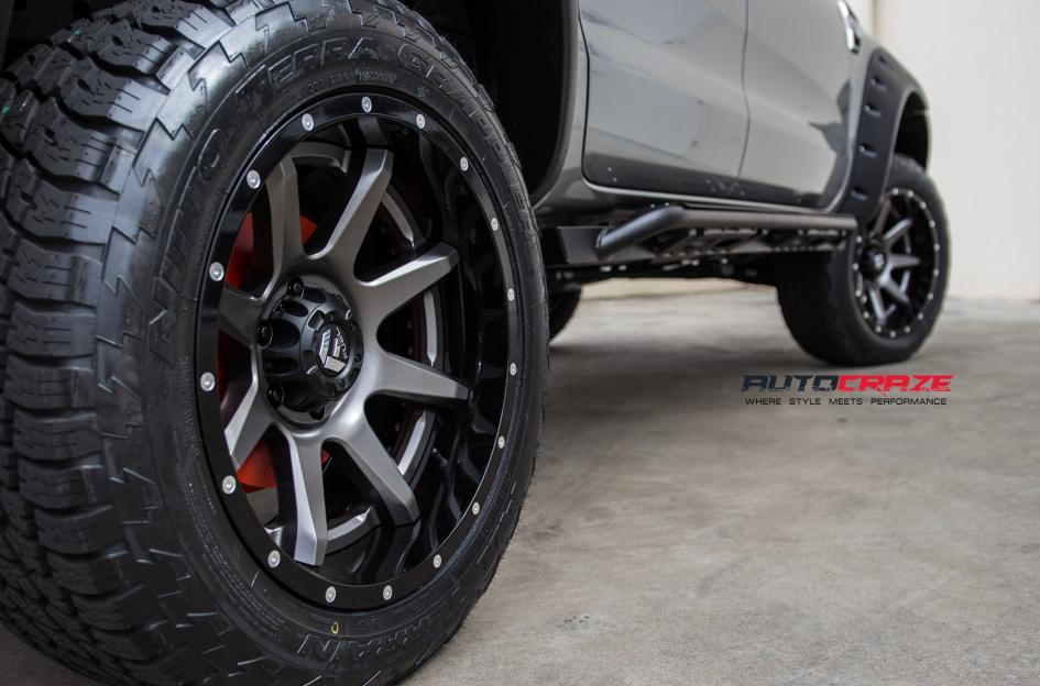 FORD RANGER RAMPAGE ANTHRACITE CENTRE GLOSS BLACK LIP